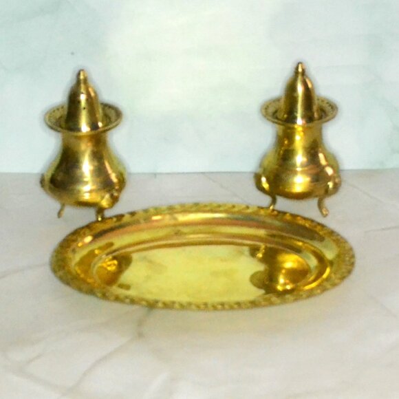Vintage Indian Brass Salt & Pepper Set w/ Tray  Cobra Feet  Velvet Box  Boho - Picture 2 of 10